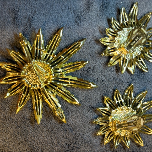 Sarah Coventry Vintage Starburst Three Pcs Set Broach & Earrings - Picture 4 of 10